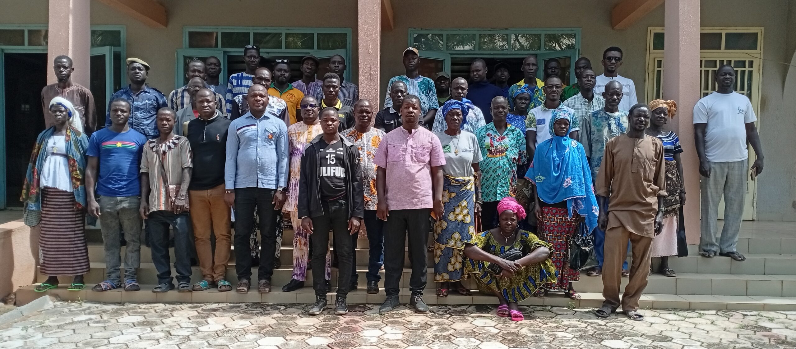 𝗟𝗘 𝗖𝗘𝗥𝗗𝗘 𝗠𝗢𝗕𝗜𝗟𝗜𝗦𝗘 𝗟𝗘𝗦 𝗖𝗢𝗠𝗠𝗨𝗡𝗔𝗨𝗧𝗘𝗦 𝗟𝗢𝗖𝗔𝗟𝗘𝗦 𝗣𝗢𝗨𝗥 𝗟𝗔 𝗚𝗘𝗦𝗧𝗜𝗢𝗡 𝗗𝗨𝗥𝗔𝗕𝗟𝗘 𝗗𝗘 𝗟𝗔 𝗙𝗢𝗥𝗘𝗧 𝗖𝗢𝗠𝗠𝗨𝗡𝗔𝗟𝗘 𝗗𝗘 𝗧𝗘𝗡𝗔𝗗𝗢